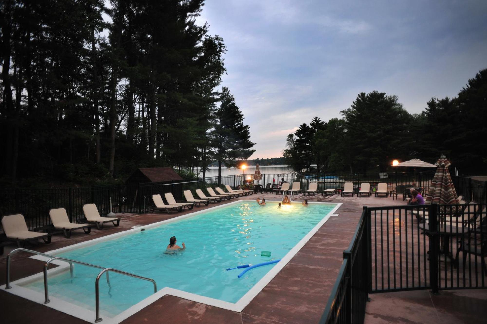 Bakers Sunset Bay Resort Lake Delton Exteriör bild